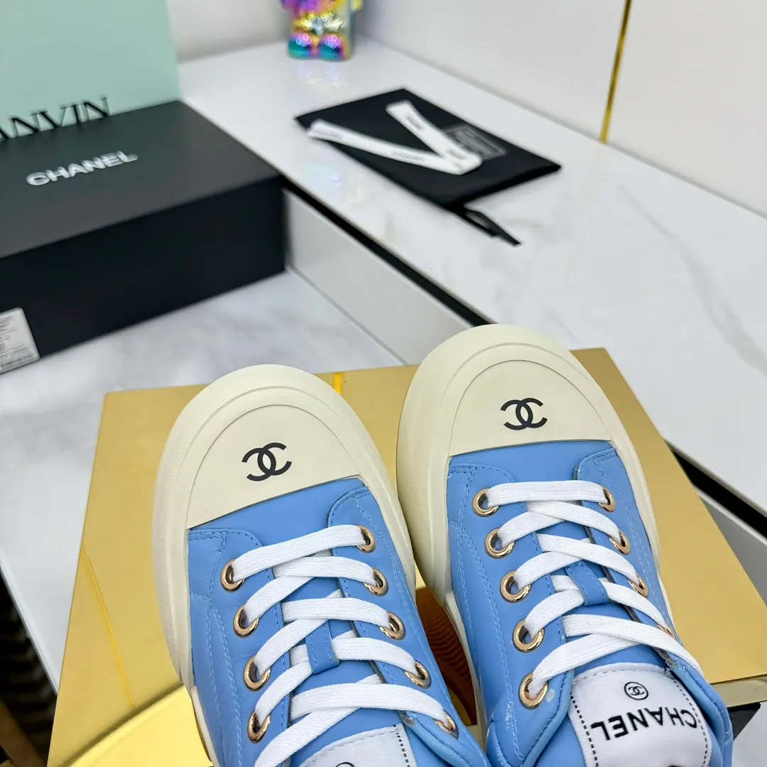 👟👟Ex-factory price 600👟👟 Chanel bread shoes ~ original calfskin panda shoes Chanel 25C latest hot style panda black and white sports shoes casual sneakers Xiaoxiang hot item classic black and white panda color coco girls must pay Fabric: original custom mixed sheepskin lining: original imported breathable mesh lining outsole: Original molded rubber + TPU combination Size: Women's 35-41 👉 👉 👉